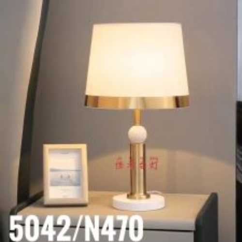 Đèn ngủ để bàn 5042