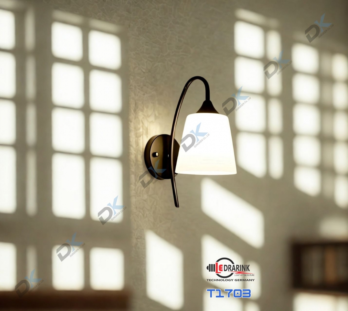 Đèn tường 1703