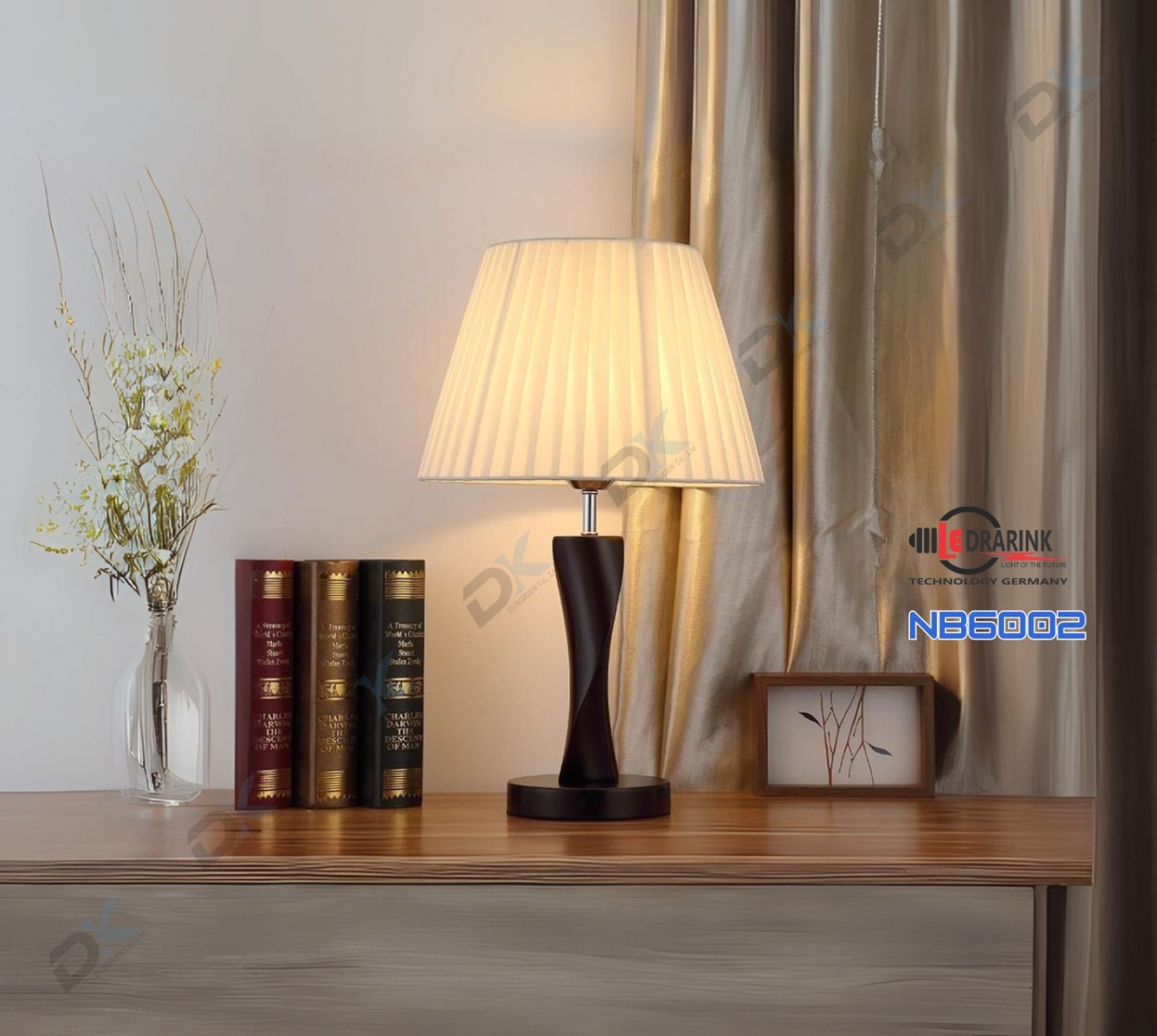       Đèn bàn ngủ 6002B vàng